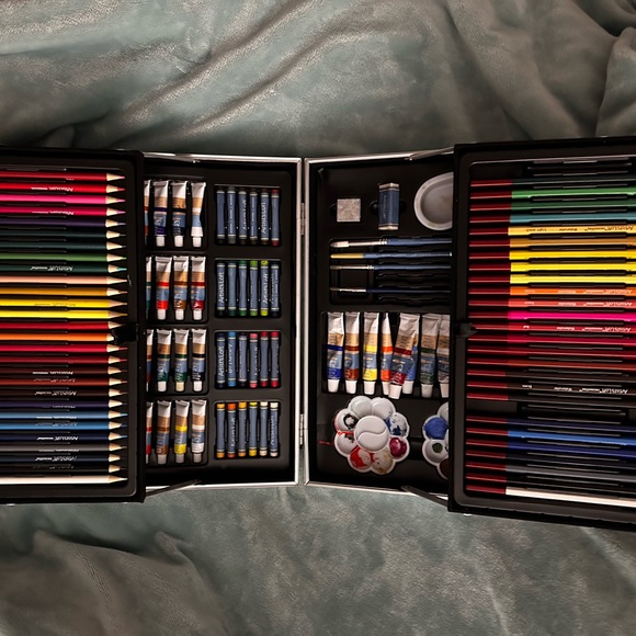 Artist Loft 126 piece MultiMedia Art Center - Picture 2 of 6